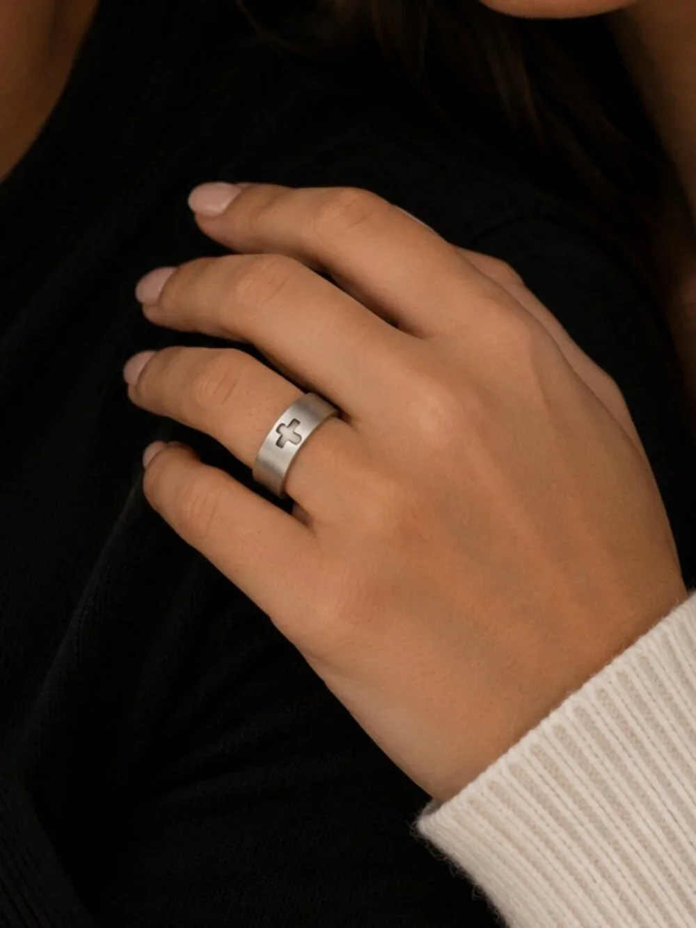 New unisex Titanium 8mm Wedding Band Cross Ring Flat
